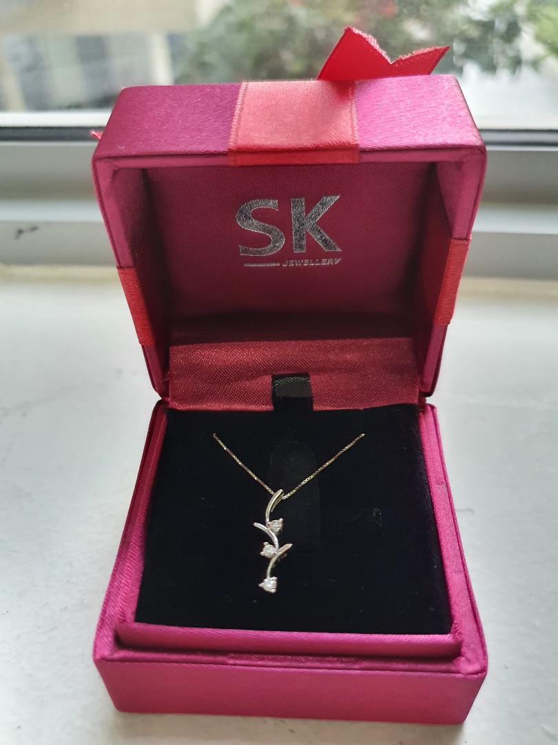 SK Diamond necklace 18k, Women's Fashion, Jewelry & Organisers ...
