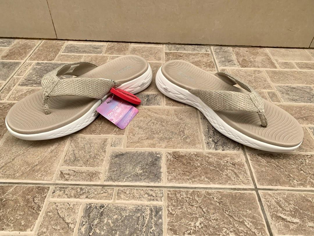 skechers goga max slippers