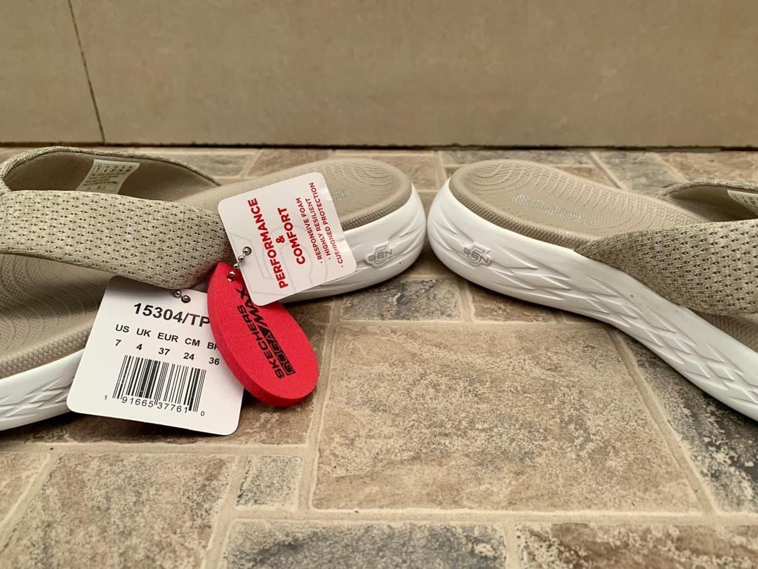 skechers goga max slippers