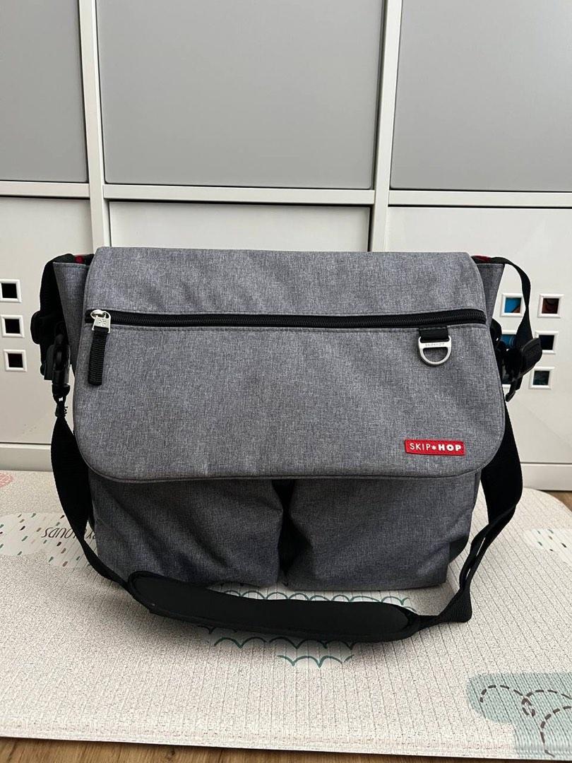 Skip hop dash messenger best sale diaper bag