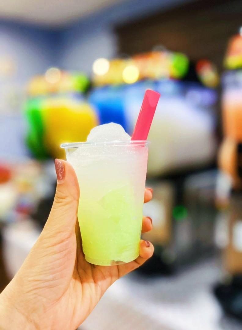 Rental Slushie / Slushy machine, Food & Drinks, Beverages on Carousell