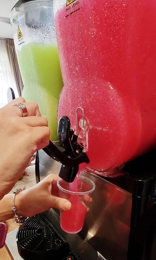 Rental Slushie / Slushy machine, Food & Drinks, Beverages on Carousell