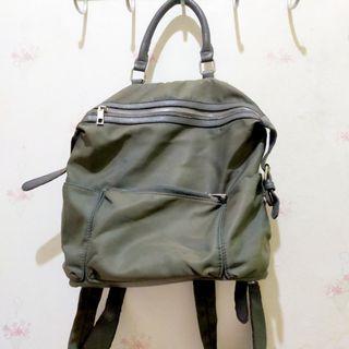 Tas ransel wanita