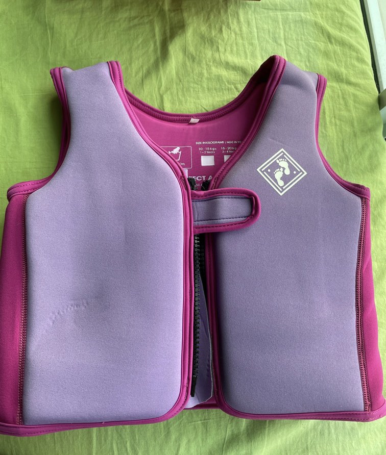 Two bare feet swim vest hotsell