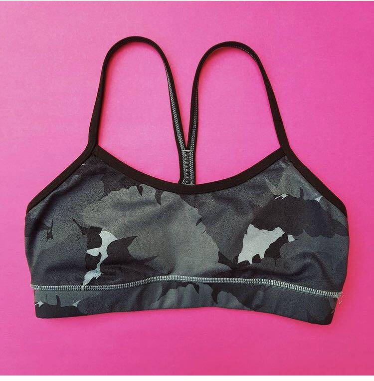 Under Armour Sports Bra, Men's Fashion, Activewear on Carousell