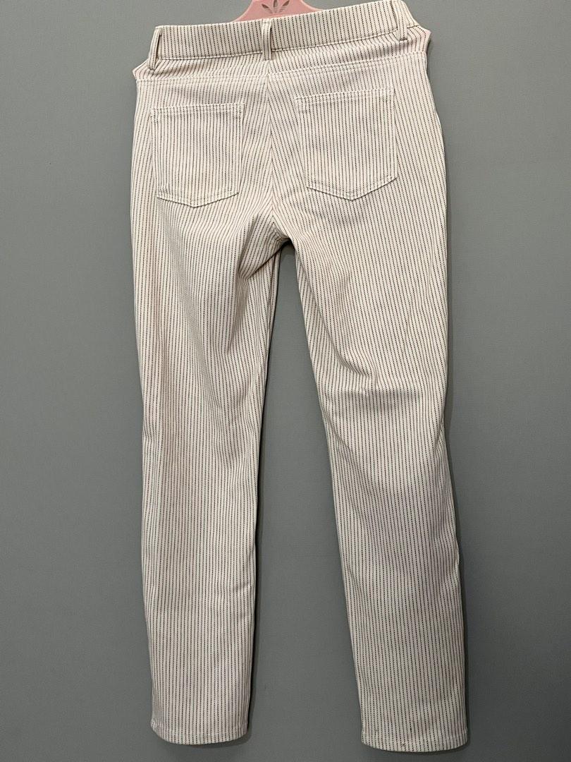 Uniqlo Jeggings (Category: Jeans) located in Bacoor. Submitted by gcart (Listing ID 1179931299, Image 3). Description: Uniqlo Stripes Jeggings Small Size Waist 60-66cm Hip 85-91cm .