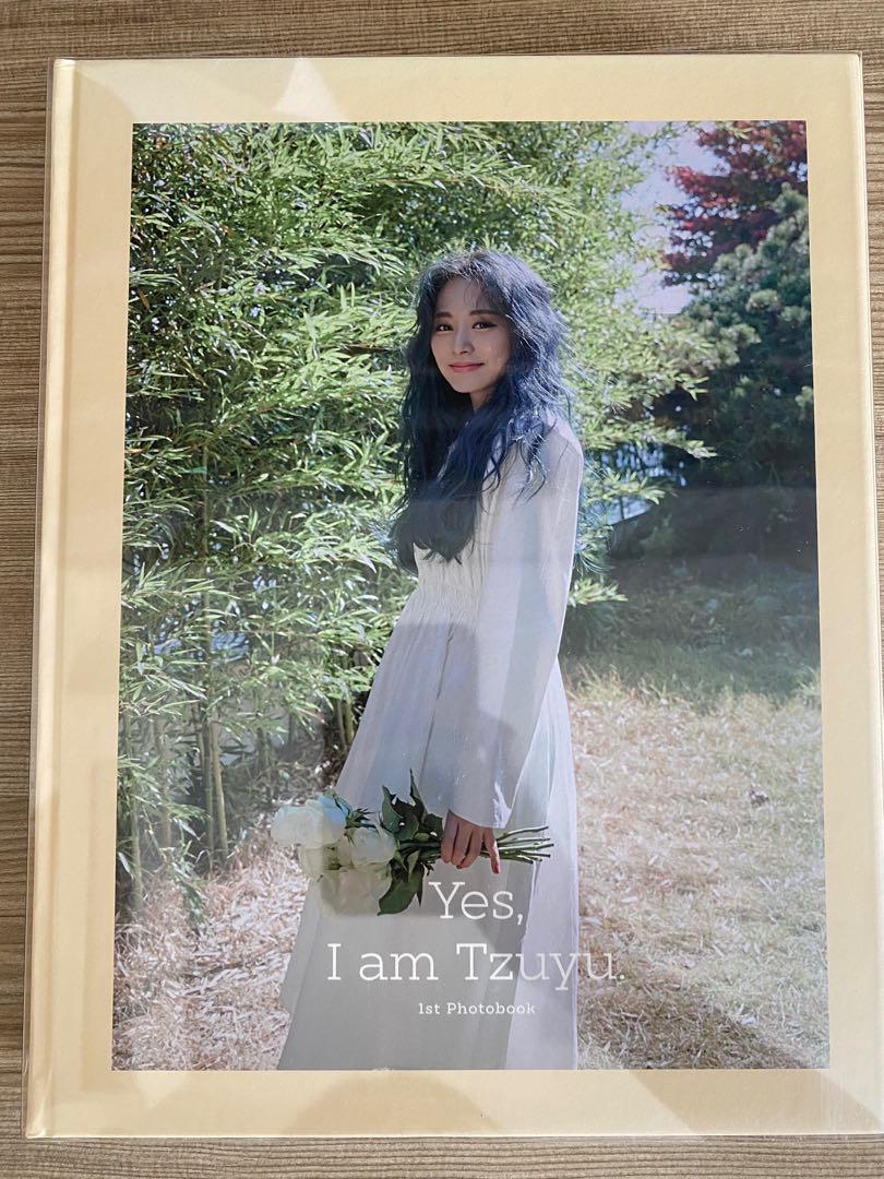 Yes, I am Tzuyu photobook 子瑜寫真, 興趣及遊戲, 收藏品及紀念品, 韓