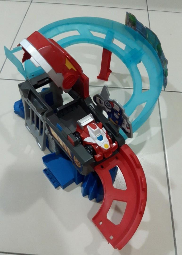 Playskool heroes transformers rescue bots best sale flip racers chomp and chase raceway