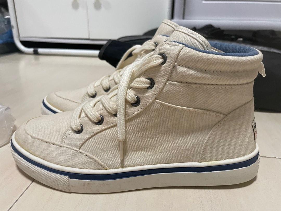 Abercrombie kids shoes store