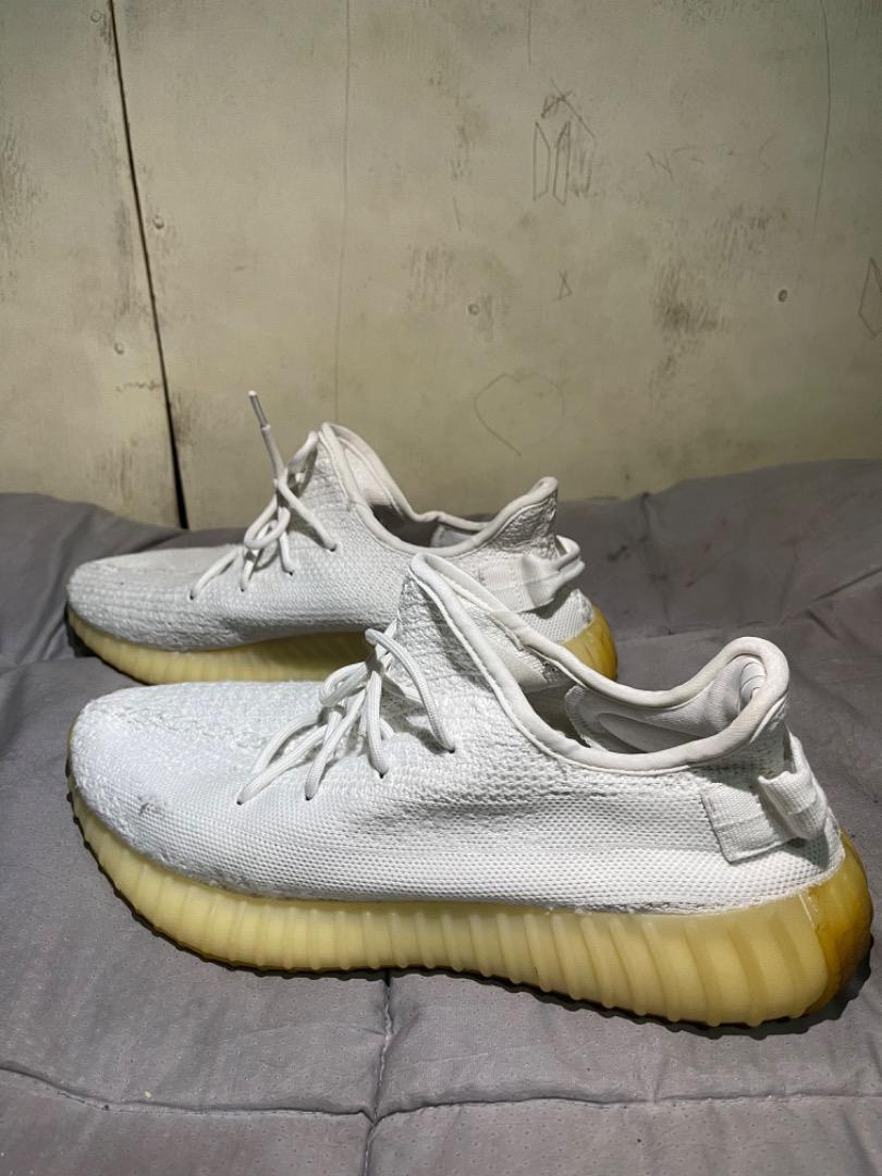 Yeezy triple white dirty hotsell