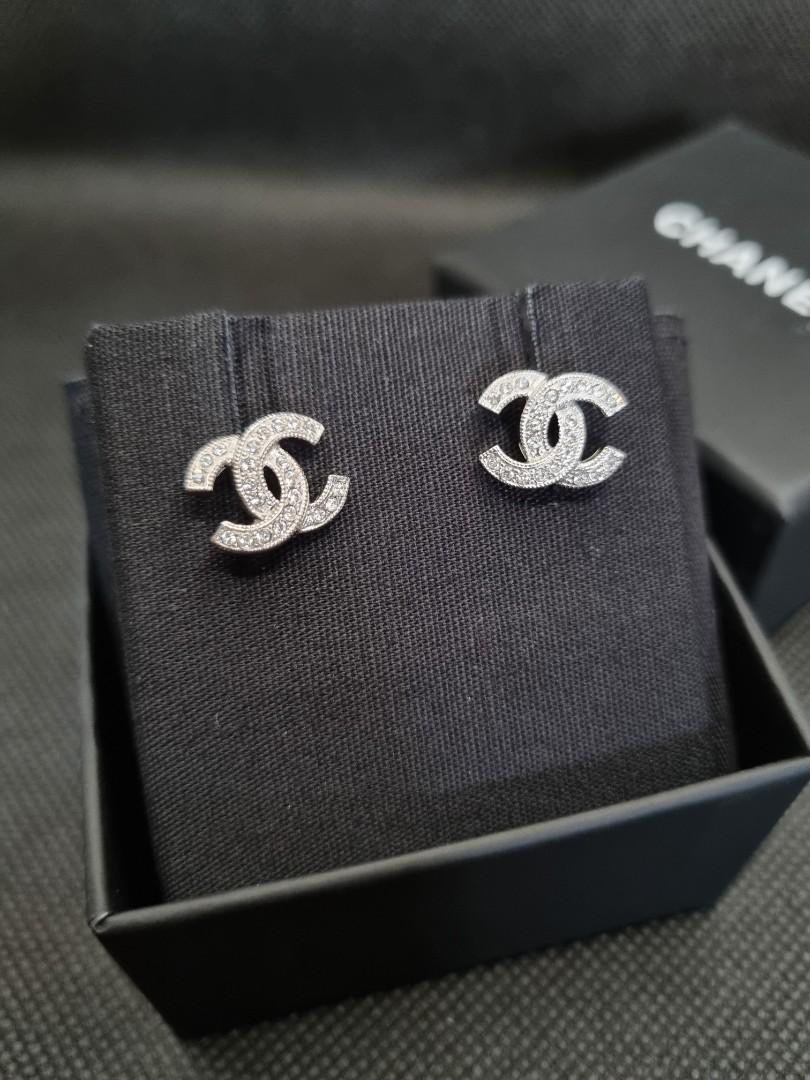 chanel earrings cc stud