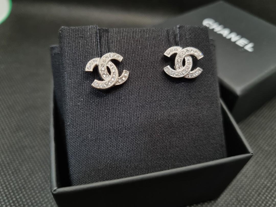 Authentic Chanel Earrings Classic CC Logo Silver Hardware 22A