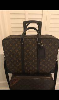 Louis Vuitton N41348 Damier Cobalt Canvas Neo Greenwich Laptop