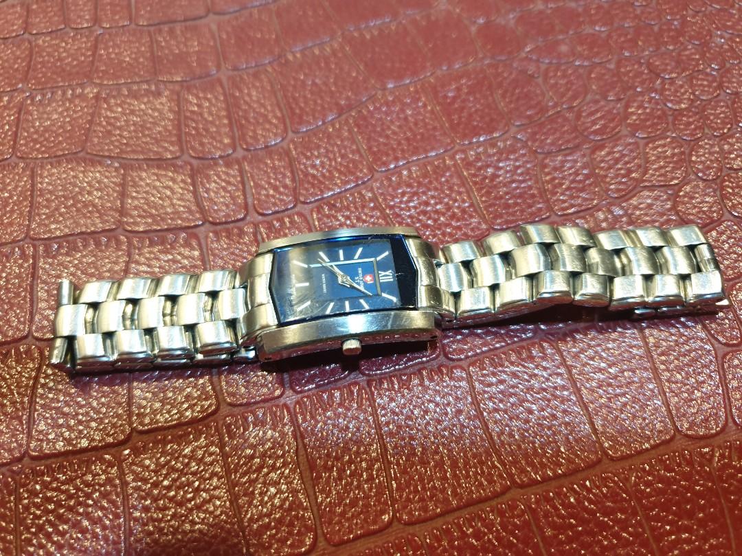 Authentic Swiss Army ST Ladies Watch (Category: Luxury Watches) located in Pasig City. Submitted by globalbusiness (Listing ID 1180215884, Image 2). Description: Swiss Army Navy Ladies watch royal blue dial.
