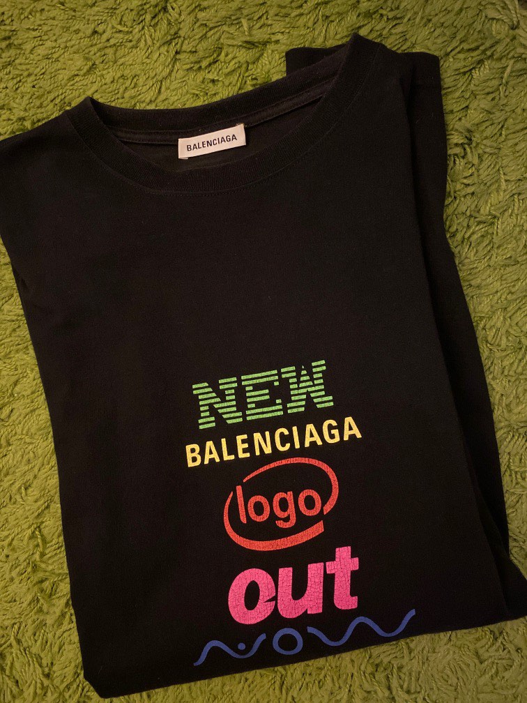 binding Genre Et hundrede år Balenciaga New Logo Out T-Shirt, Men's Fashion, Tops & Sets, Tshirts & Polo  Shirts on Carousell