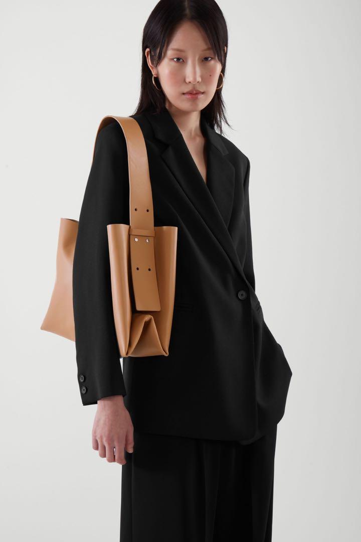 COS LIGHT BROWN FOLDED LEATHER LARGE SHOULDER BAG