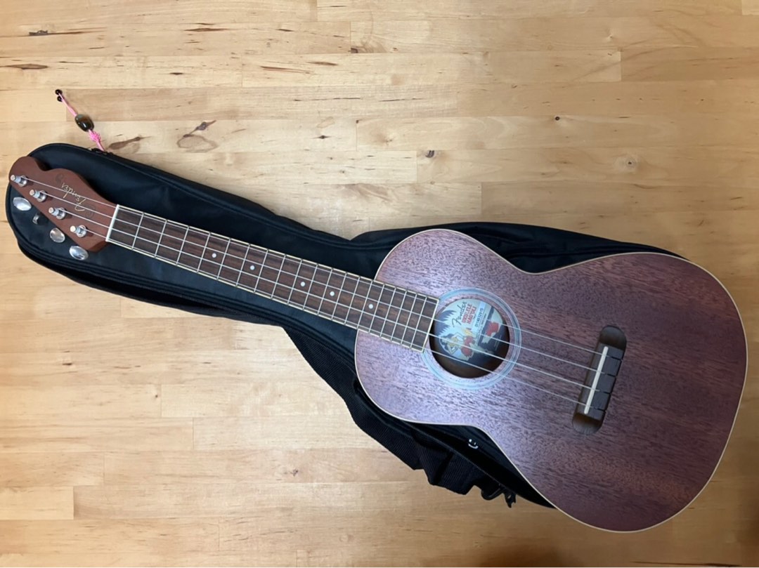 Fender ukulele concert, Hobbies & Toys, Music & Media, Musical