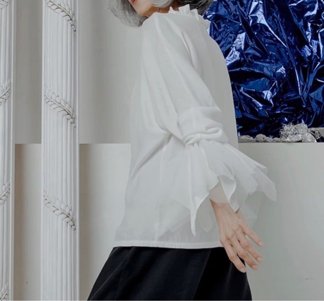Flowy sleeve white shirt, Women's Fashion, Tops, Longsleeves on Carousell
