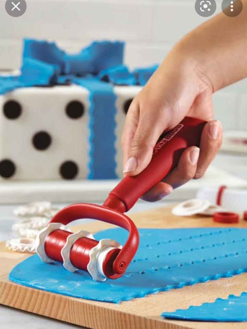 Fondant ribbon cutter, Furniture & Home Living, Kitchenware & Tableware