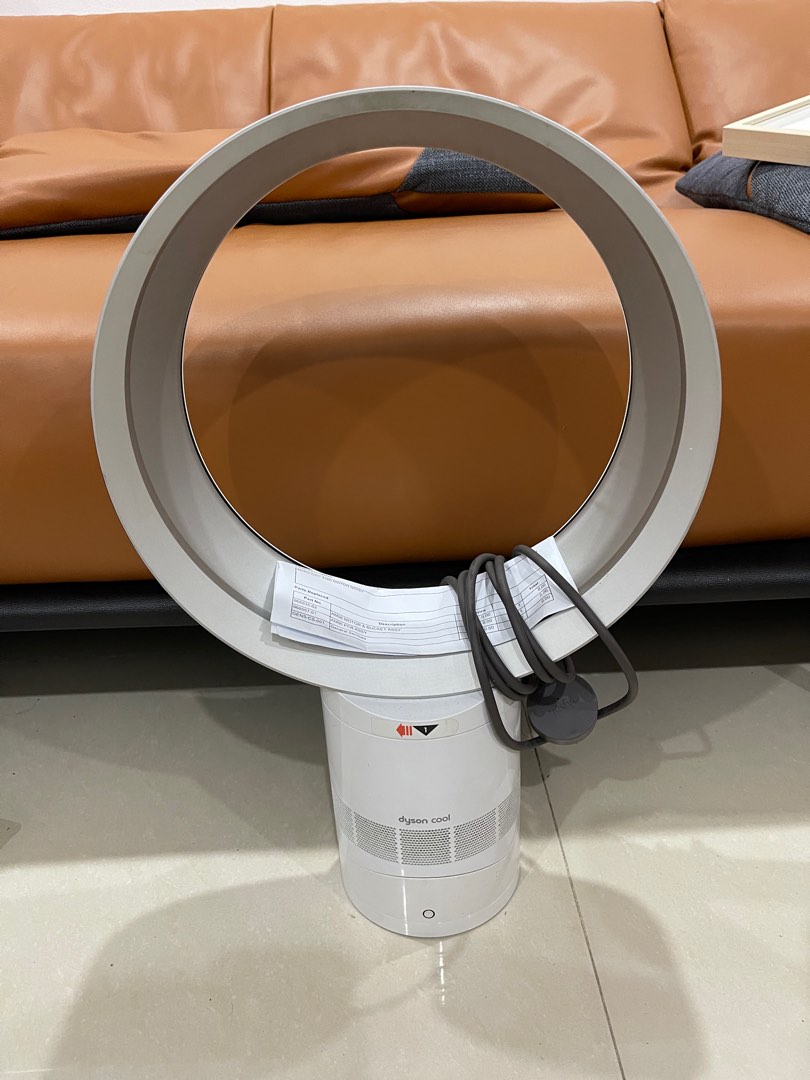 Fully Refurbished Dyson AM06 table fan, Furniture & Home Living