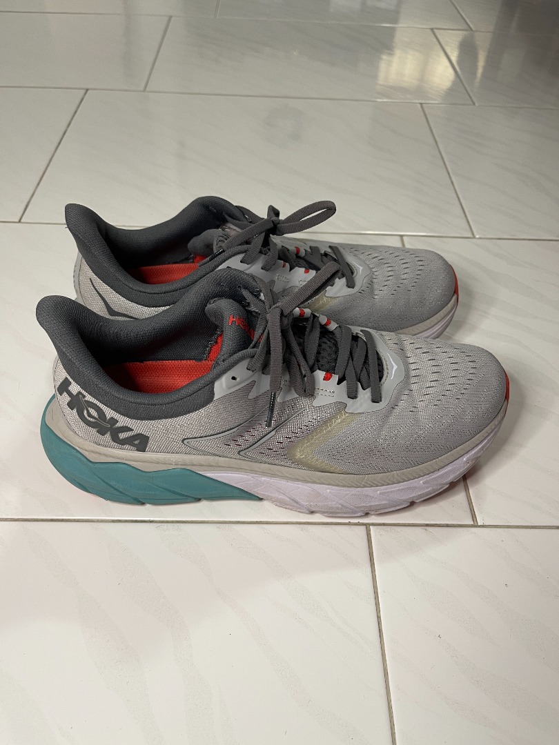 HOKA Arahi 5 RoadRunning Shoes, Men's Fashion, Footwear, Sneakers on Carousell