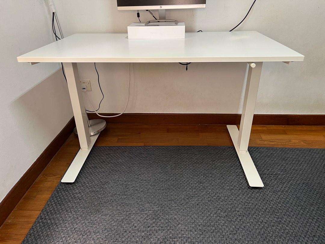 IKEA SKARSTA / TROTTEN sit to stand study desk with manual crank