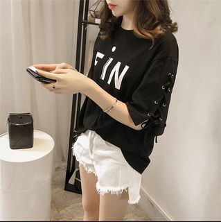 (Category: ) located in . Submitted by the.wardrobe_ (Listing ID 1180196944, Image 1). Description: .