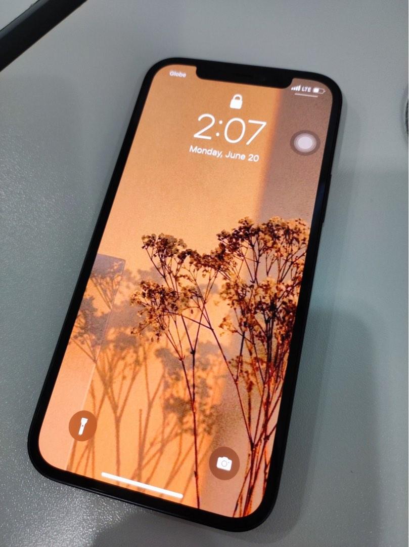 Iphone 12 - 64gb - 4 months used (Category: iPhone 12 Series) located in Pasig City. Submitted by nicolevi15 (Listing ID 1180095903, Image 3). Description: Globe locked.