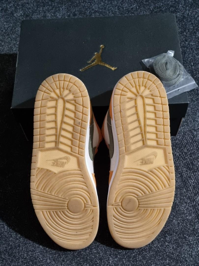 medium curry jordans