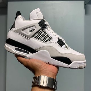 (Category: ) located in . Submitted by est.20_sneakercorner (Listing ID 1180252478, Image 1). Description: .