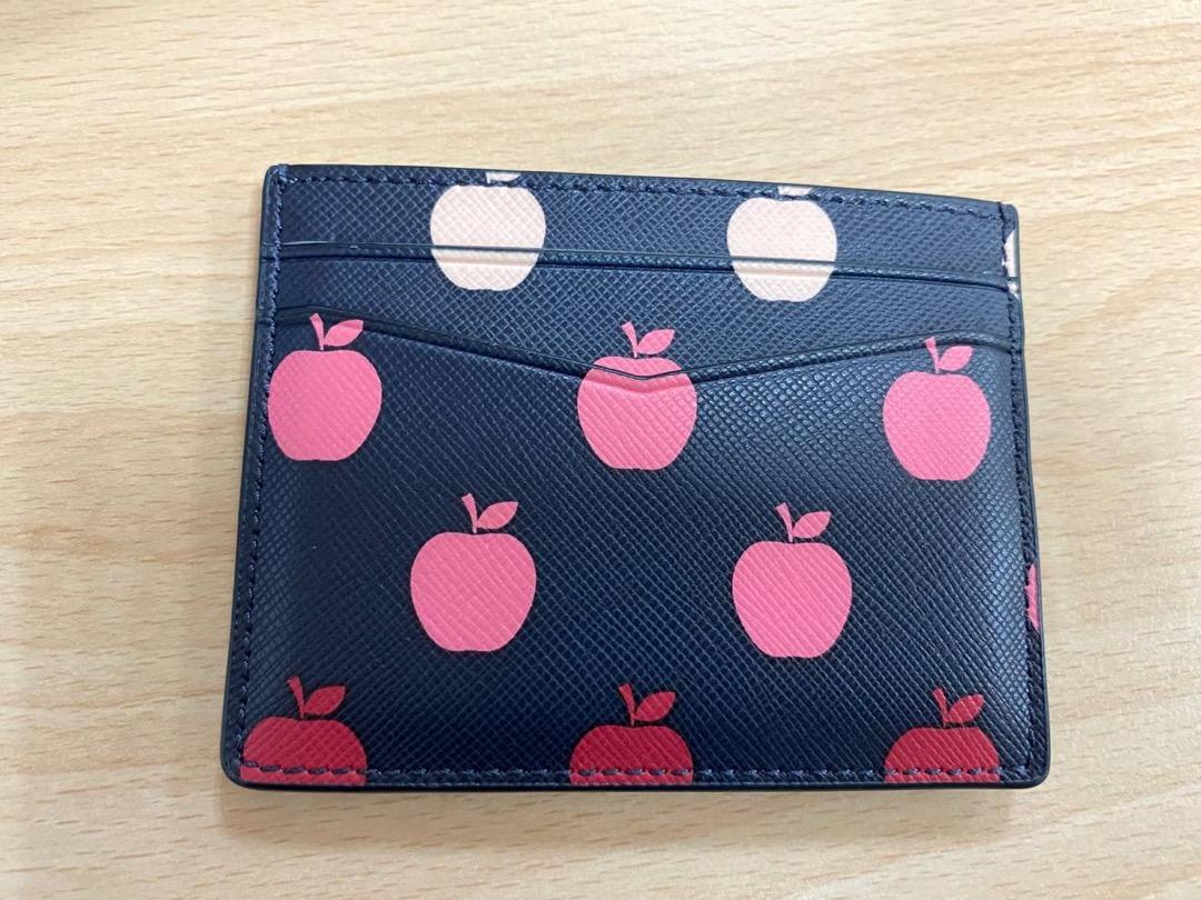 Kate Spade Apple Design Card Holder, Women's Fashion, Bags & Wallets,  Wallets & Card Holders on Carousell