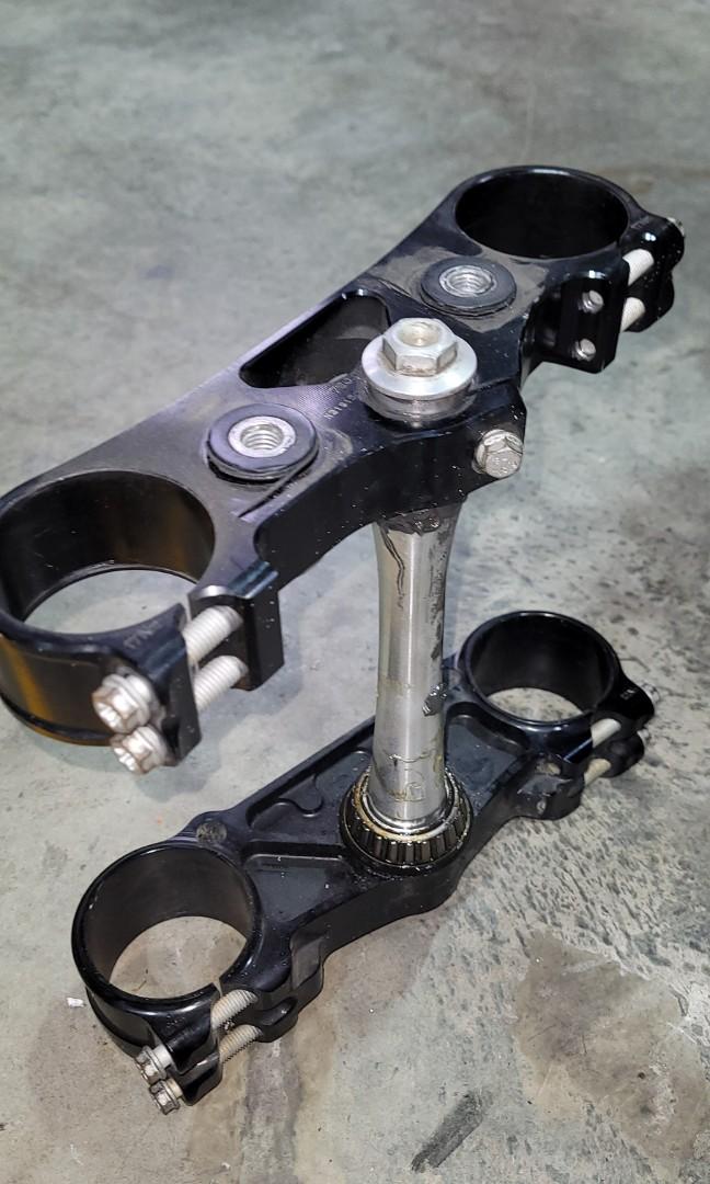 KTM TRIPLE CLAMP, Motorcycles, Motorcycle Accessories on Carousell
