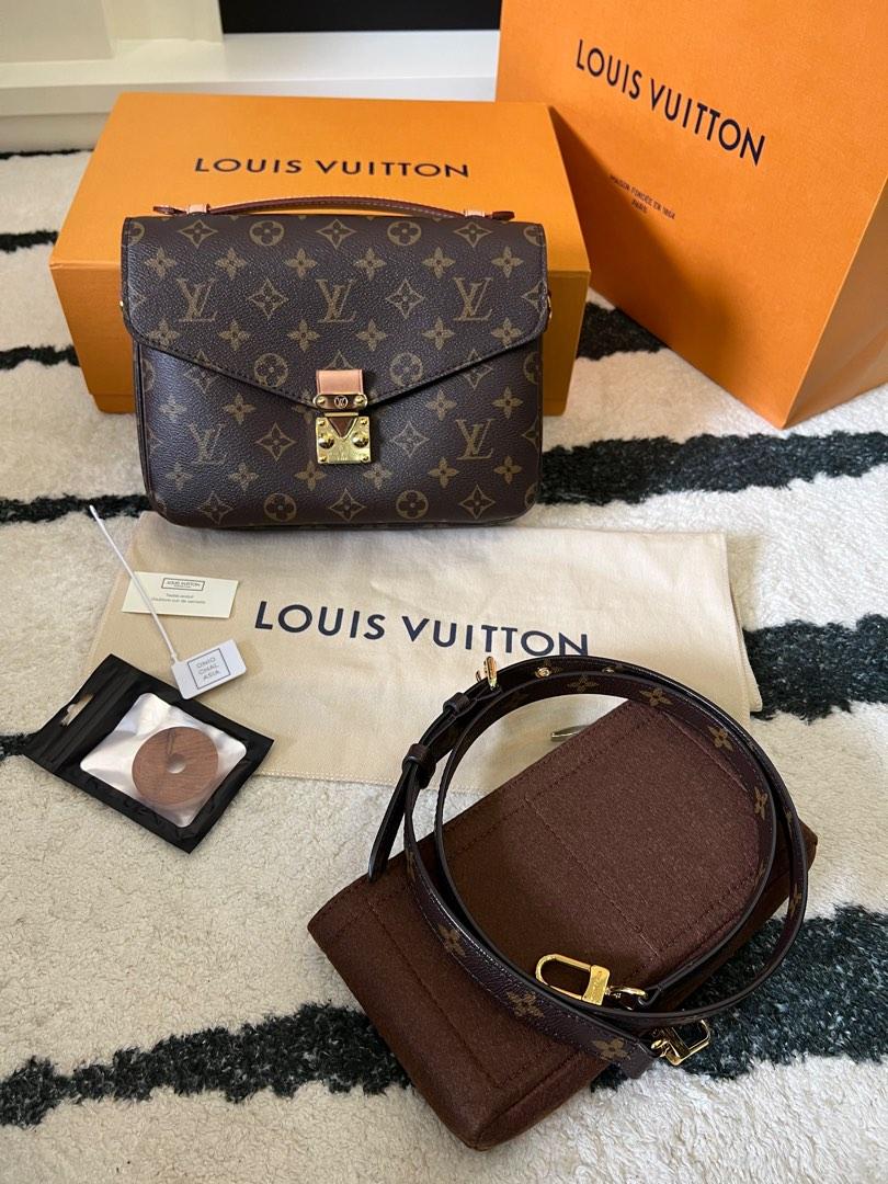 LV Pochette Metis pour Femme Monogram bag, Luxury, Bags & Wallets on  Carousell