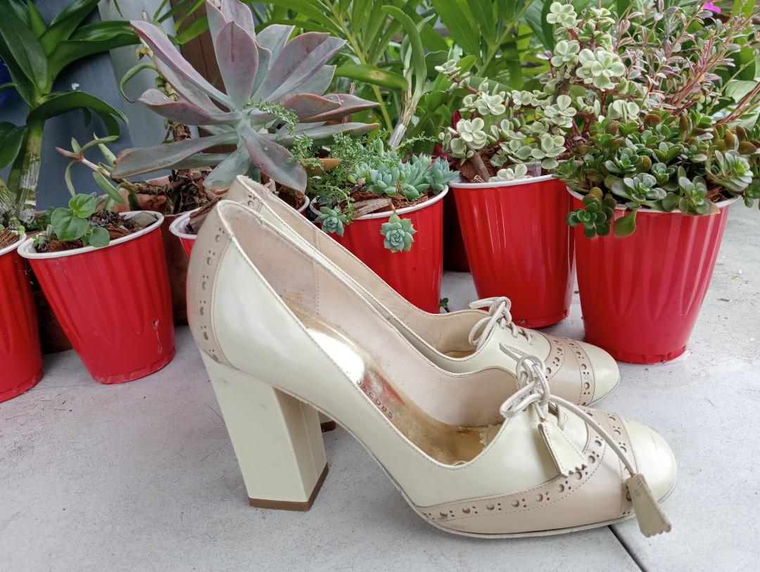 Marc by Marc Jacobs shoes (Category: Heels) located in San Mateo. Submitted by meremar (Listing ID 1180121570, Image 2). Description: Rfs size 7 ako best fits sya 6 1/2 0r sa 7 na payat ang paa . Sign of usage pero 9/10 Ang rating nya ,Kasi try ko sya isuot ng paulit ulit sa loob ng bahay hoping mag click kami parang love affair na d talaga nag work kahit gwapo sya 🤣🤣🤣.