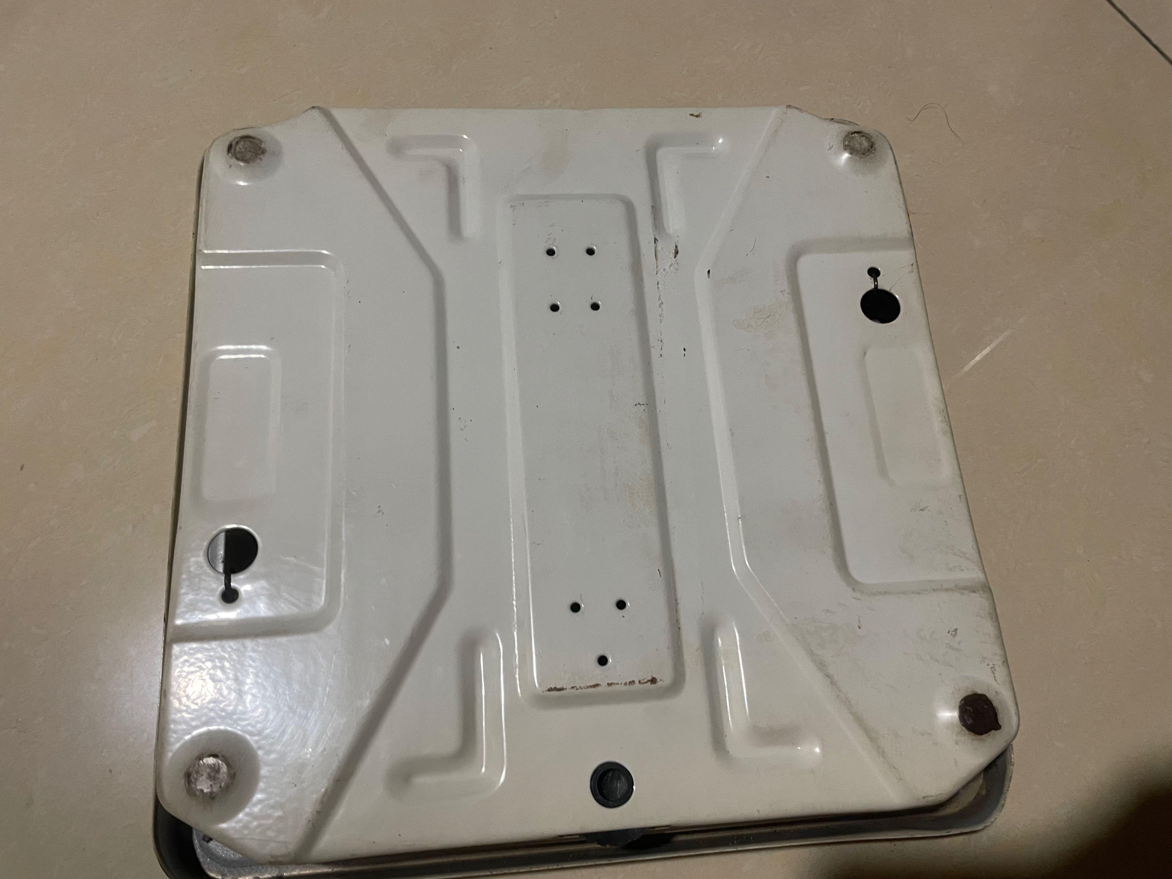 (free) Meter Bathroom Scale / Weighing Scale (inaccurate), Health