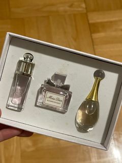 （分類：）位於 。 由 hkbeauty_sellerrrrer 提交（商品編號 1180274487，圖片 1）。簡介： 。