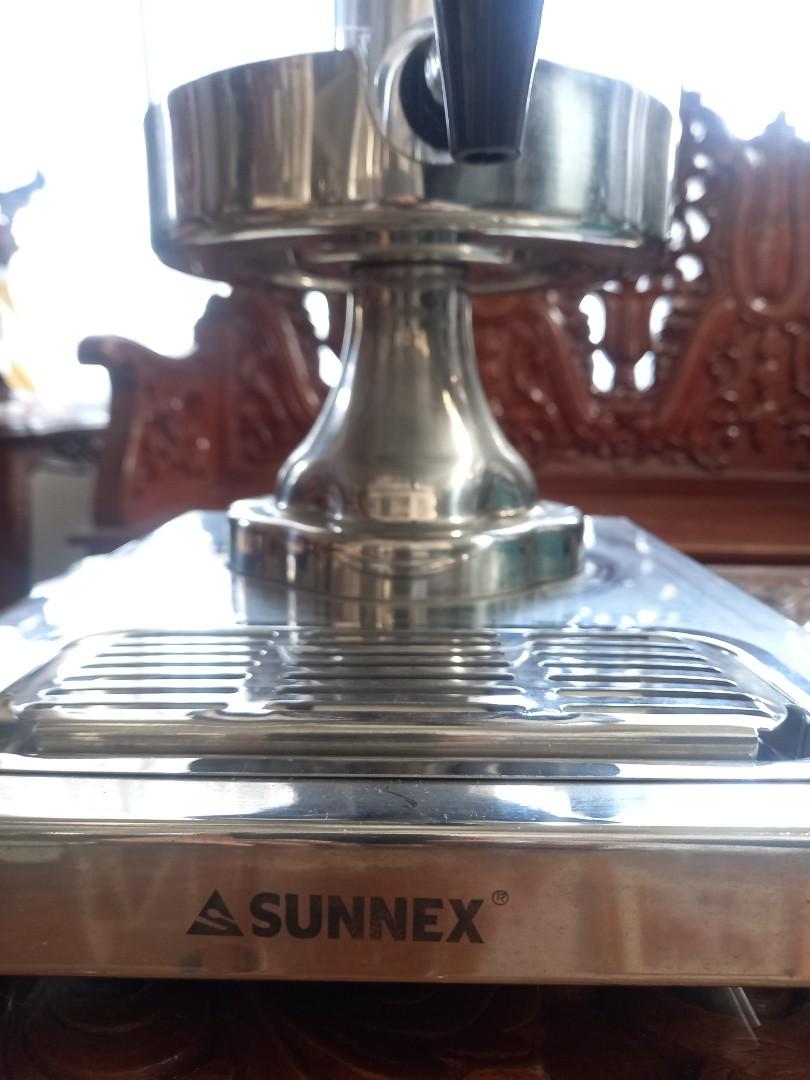 Original Sunnex Juice server or dispenser (Category: Pitchers & Dispensers) located in Quezon City. Submitted by kate_168 (Listing ID 1180082807, Image 3). Description: Original Sunnex Juice Server or Dispenser P6500 each MOP: Gcash or Cash upon pick-up Location: Quezon City.
