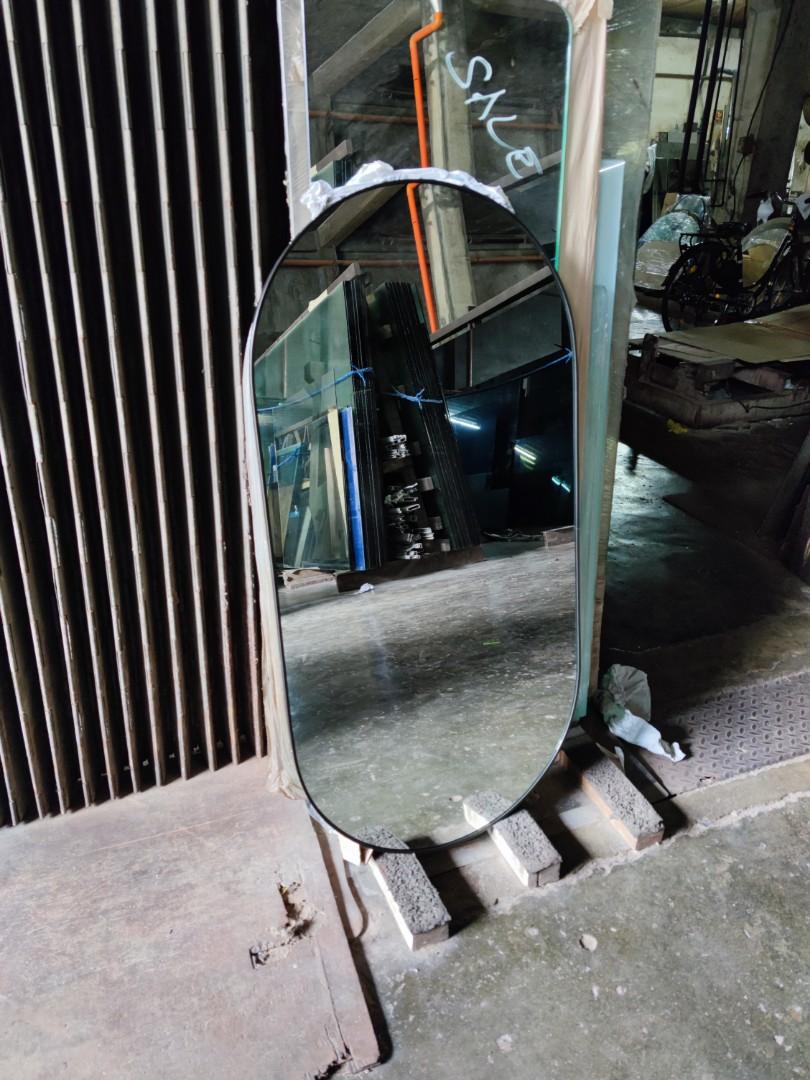Oval Mirror with frame (Category: Mirrors) located in Malabon City. Submitted by mirrors.ph (Listing ID 1180108057, Image 2). Description: Oval mirror with black aluminum frame and plywood backing. Using 6mm thick copper free lead free mirror. Size: 2ft x 4ft P2160 Add P200 if with back hook. Available colors gold, glossy black, matte black, white and silver aluminum frame. Customize sizes and shapes are welcome..