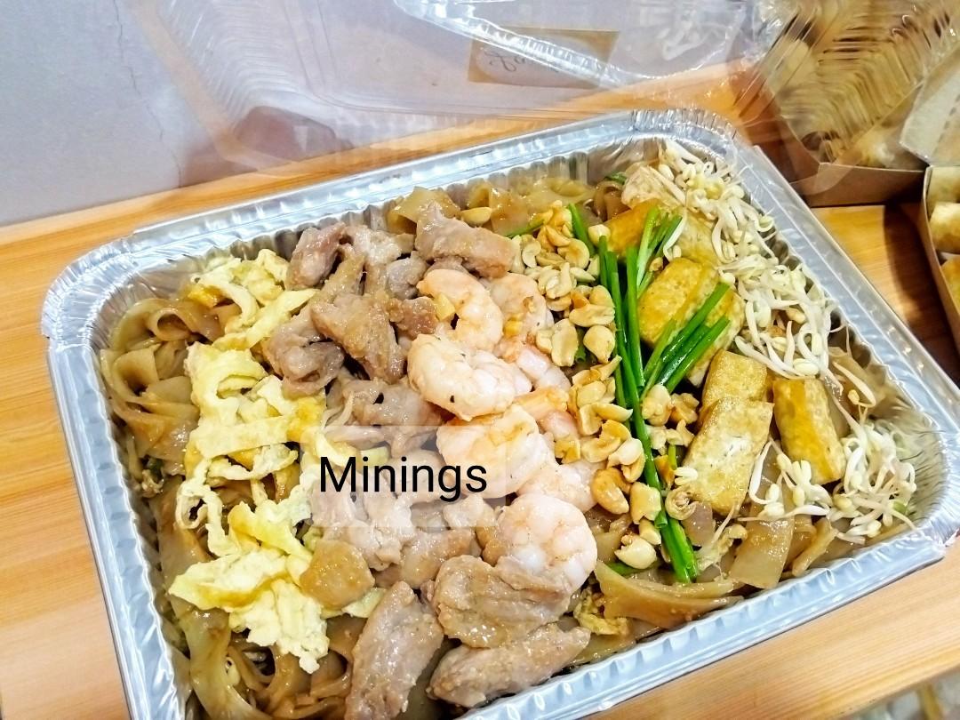 Pad Thai Noodle with Chicken Tray (Category: Local Eats) located in Quezon City. Submitted by Chefsofia (Listing ID 1180174118, Image 1). Description: Pad Thai Chicken Noodle Tray Half Tray 2-3 pax -P488 Full Tray 4 -6 pax - P880 Add Shrimp - P250 🚦please allow 4 -6 hours to prepare your order. Best is to preorder 👌 💳 kindly settle total bill for orders to be processed/cooked 💢No payment No order #padthai #padthaionline #thai Thank you for al
