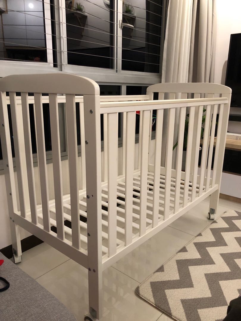 Palette Box Baby Cot Fixed Gate, Babies & Kids, Baby Nursery & Kids