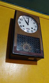 Pendulum clock (   RHYTHM FAMILY  )