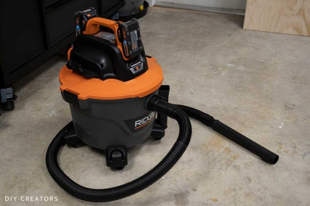 Ridgid Cordless Wet/Dry Shop Vacuum (18V, 9 Gal. + Charger and 2 ...