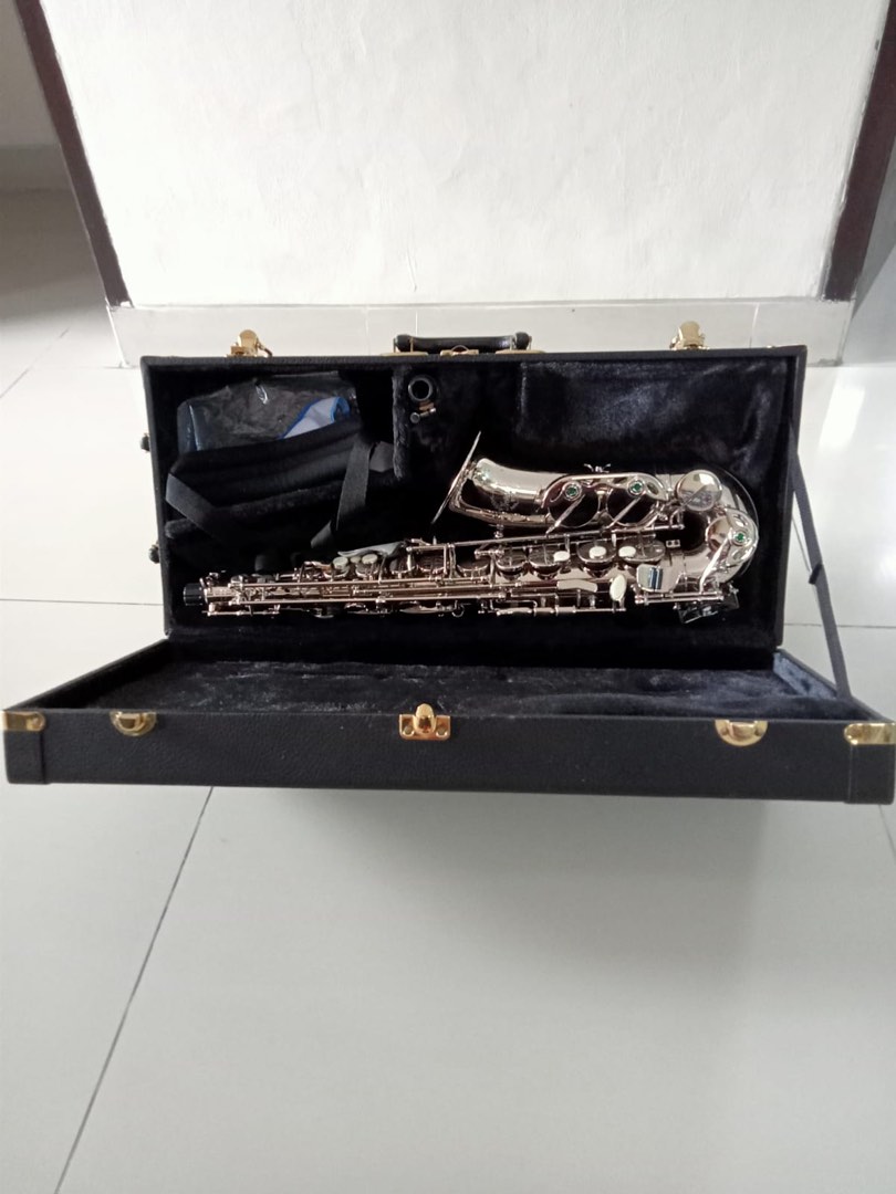 Saxophone hermes alto, Musik & Media, Alat di Carousell