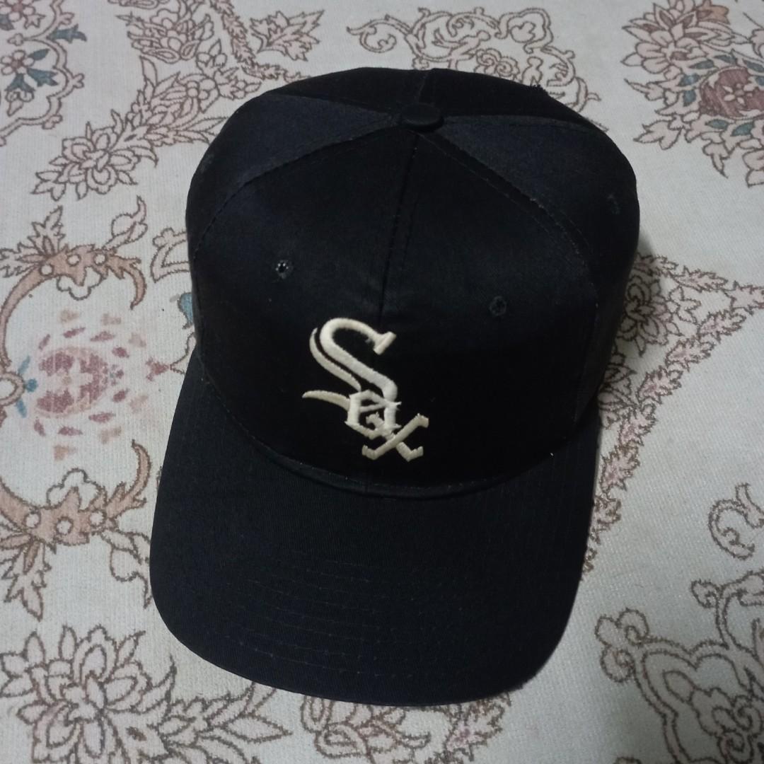 Vintage White Sox, Men's Fashion, Watches & Accessories, Caps & Hats on  Carousell