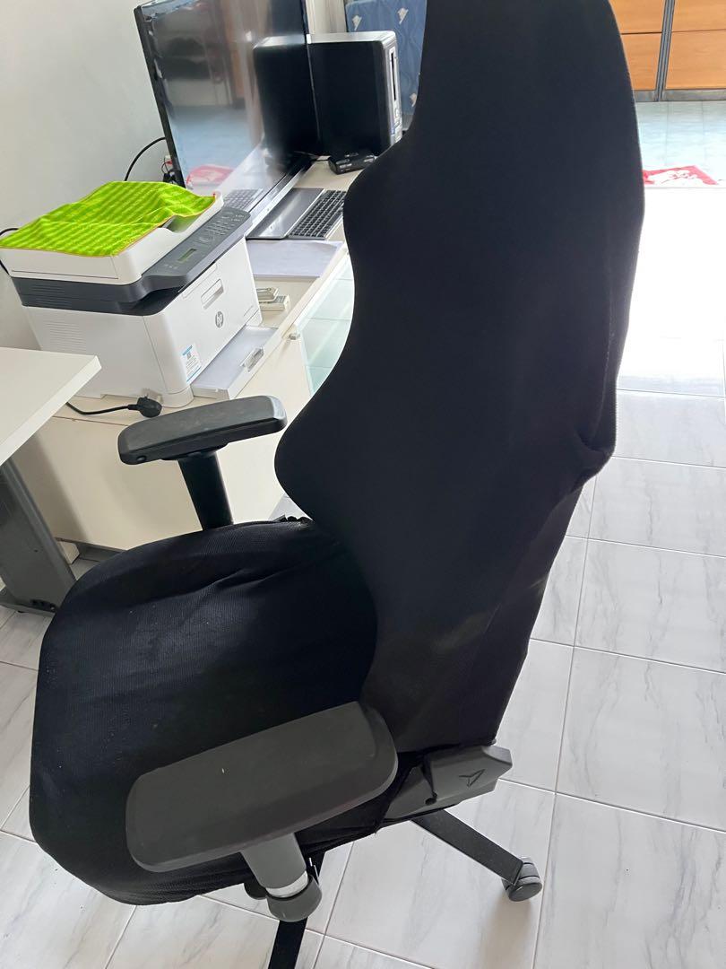 Used Secret lab gaming chair, Furniture & Home Living, Furniture