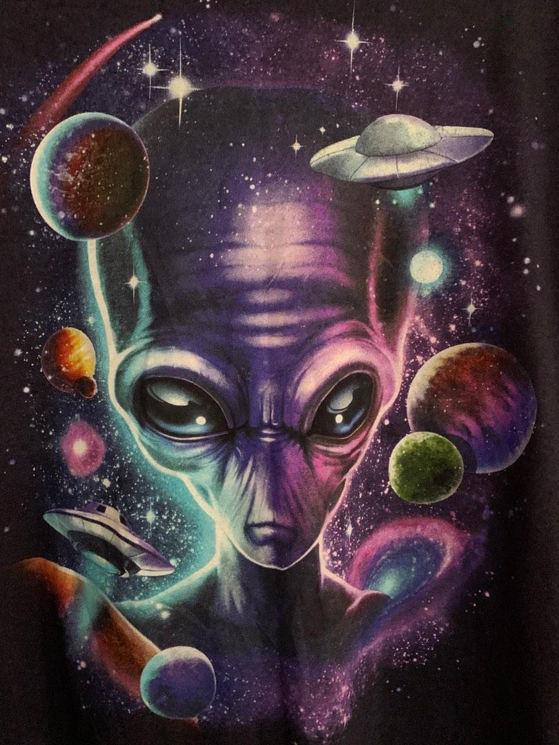Vintage alien T-shirt, Men's Fashion, Tops & Sets, Tshirts & Polo ...