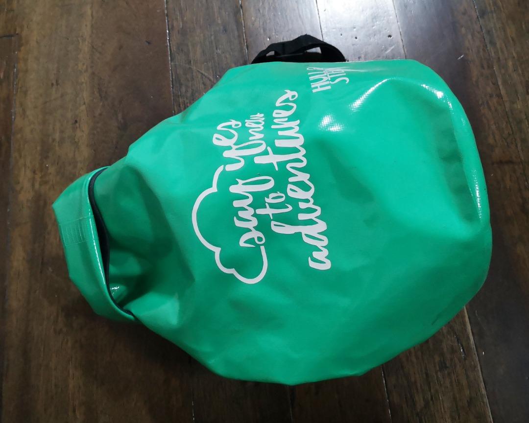 Waterproof Sling Bag (Category: Beach Bags) located in Quezon City. Submitted by skyebear (Listing ID 1180150975, Image 3). Description: Waterproof Sling Bag Size: 15 3/4" x 11 1/2".