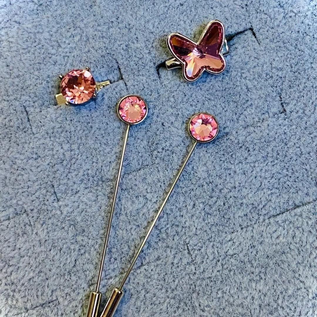 Wirdora brooch deals