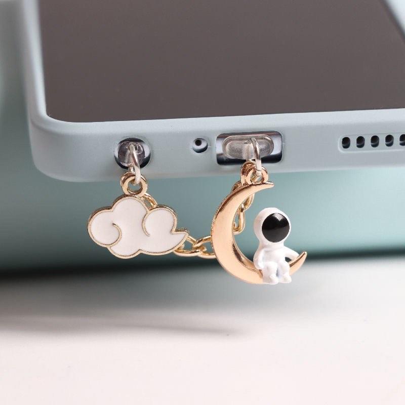 Anti Dust Plug for apple & android (Category: Other Mobile & Gadget Accessories) located in Mandaluyong City. Submitted by atchcatchph (Listing ID 1180318065, Image 2). Description: Compatible with ipad/iphone/android phones Sold per piece.