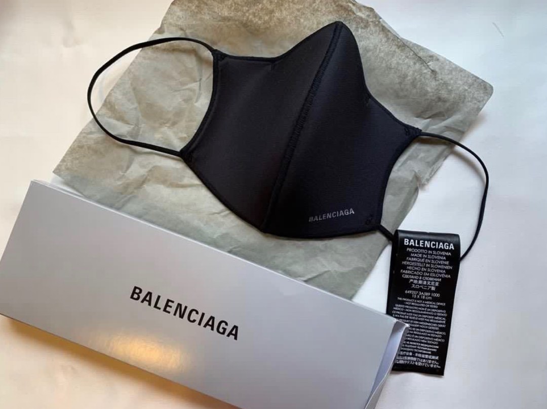 💥Balenciaga Mask 💥原價$1100 。Joyce 買入。用過一次。夏天太熱,頂